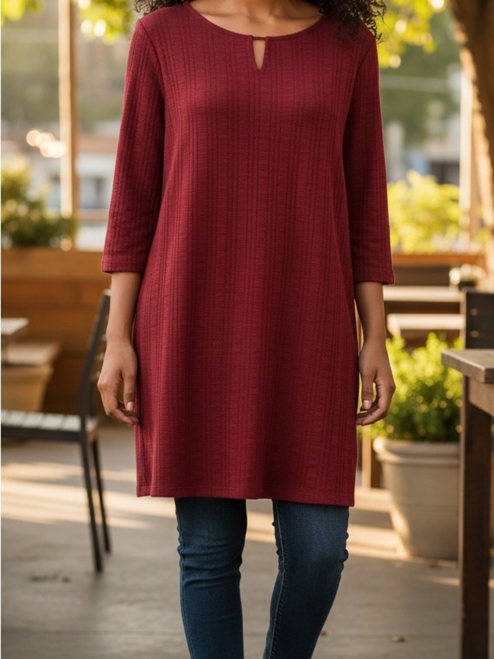 Chico’s Textured Red Tunic Top Size 2 Large 3/4 Sleeve Lined Stretch